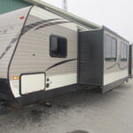 2018 KZ Sportsmen 332BHLE - Image 2