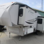 2011 Cougar 299 RKS - Image 2