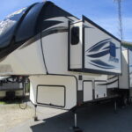 2016 Alpine 353 RE - Image 2