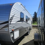 2016 Zinger 252 BH - Image 2