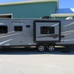 2017 Starcraft Launch UltraLite 26BHS - Image 3