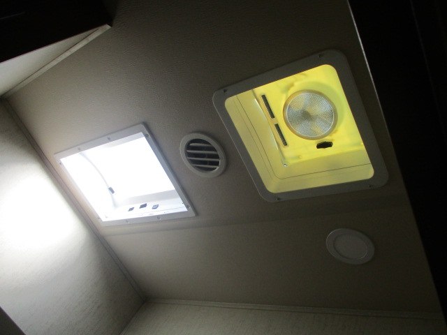 2020 Sandpiper 379 FLOK - Image 27