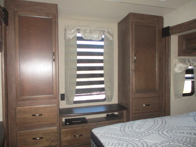 2020 Sandpiper 379 FLOK - Image 29