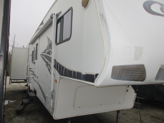2007 Cougar 5th wheel - Image 2
