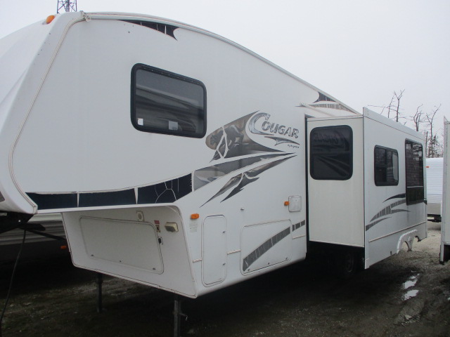 2007 Cougar 5th wheel - Image 3