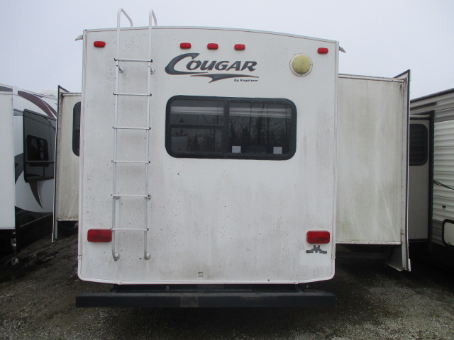 2007 Cougar 5th wheel - Image 5