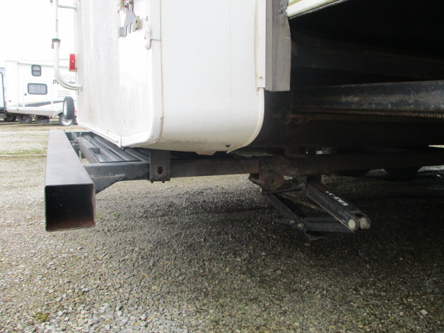 2007 Cougar 5th wheel - Image 6