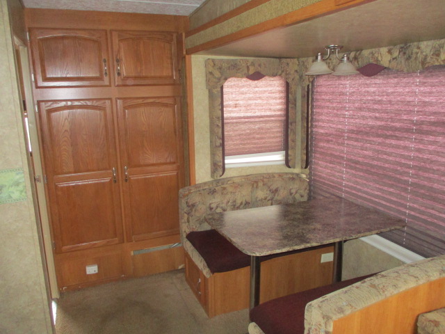 2007 Cougar 5th wheel - Image 10
