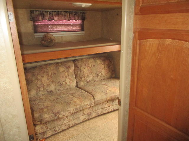 2007 Cougar 5th wheel - Image 12