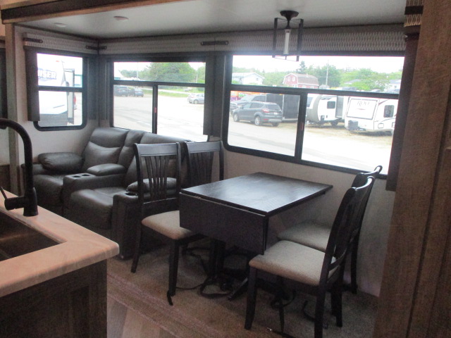 2021 Heritage Glen 370 BL - Image 11