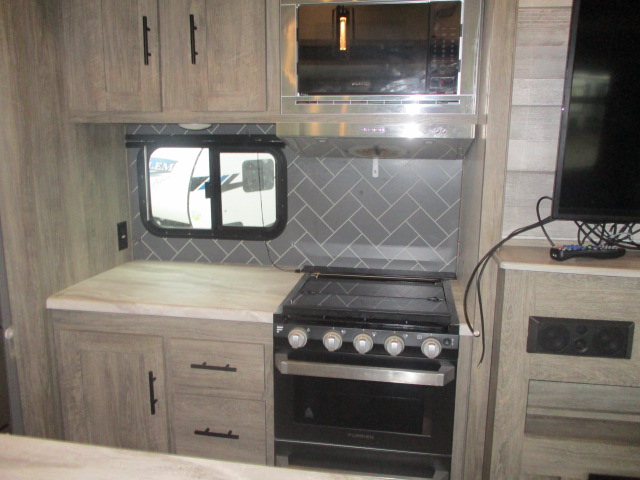 2021 Heritage Glen 370 BL - Image 14