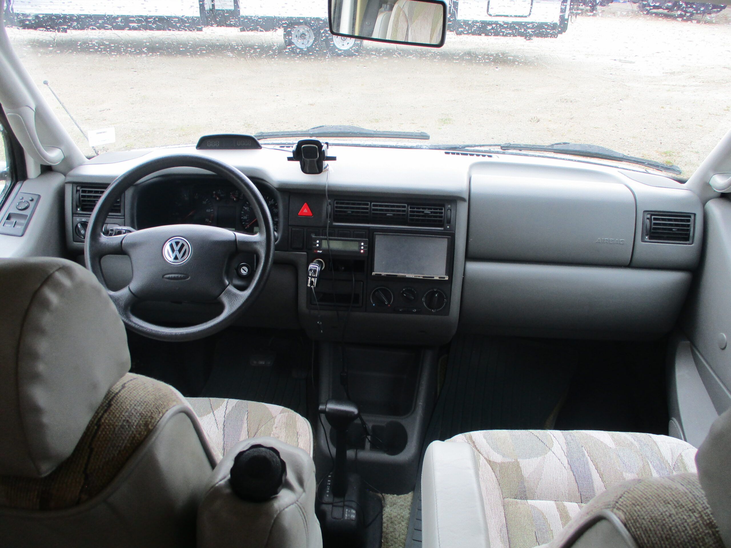 2002 VW Winnebago Rialta 22HD - Image 10