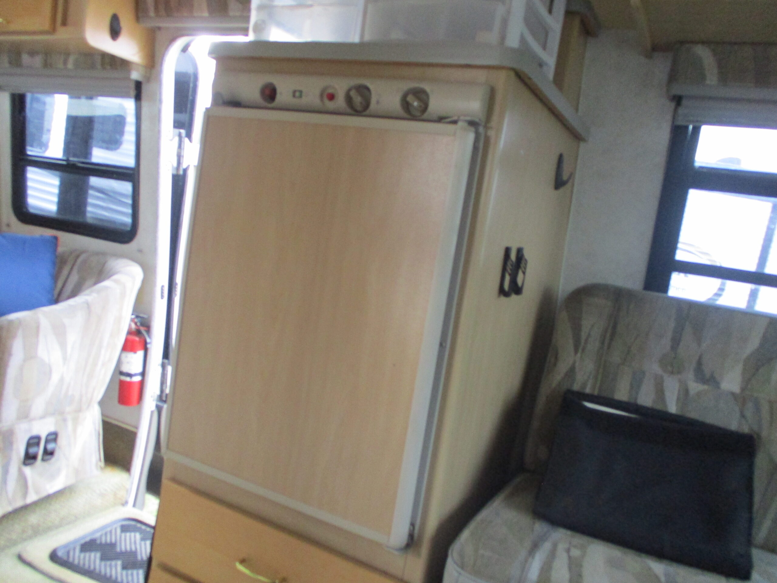 2002 VW Winnebago Rialta 22HD - Image 20