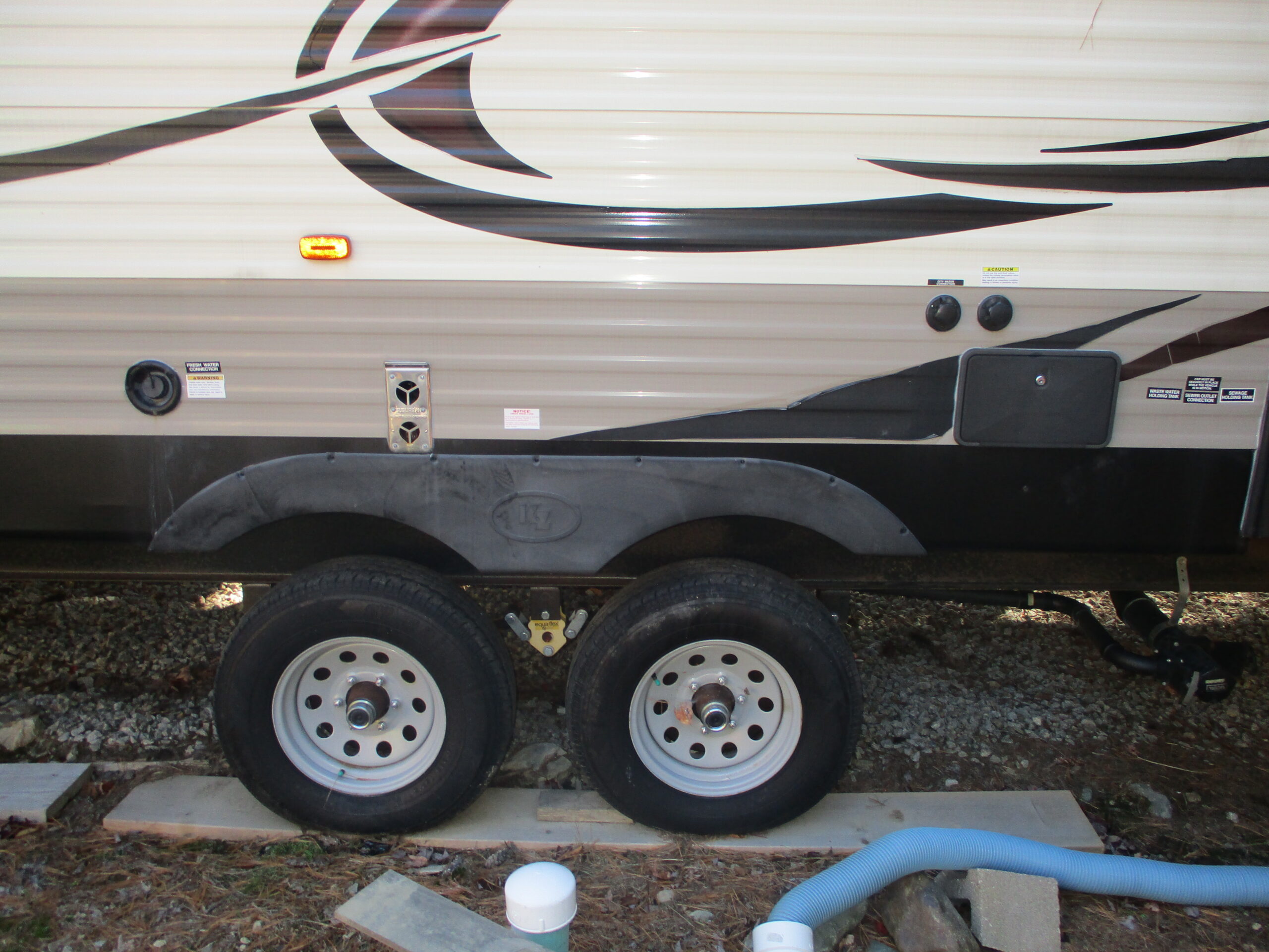 2018 KZ Sportsman 363FL - Image 3