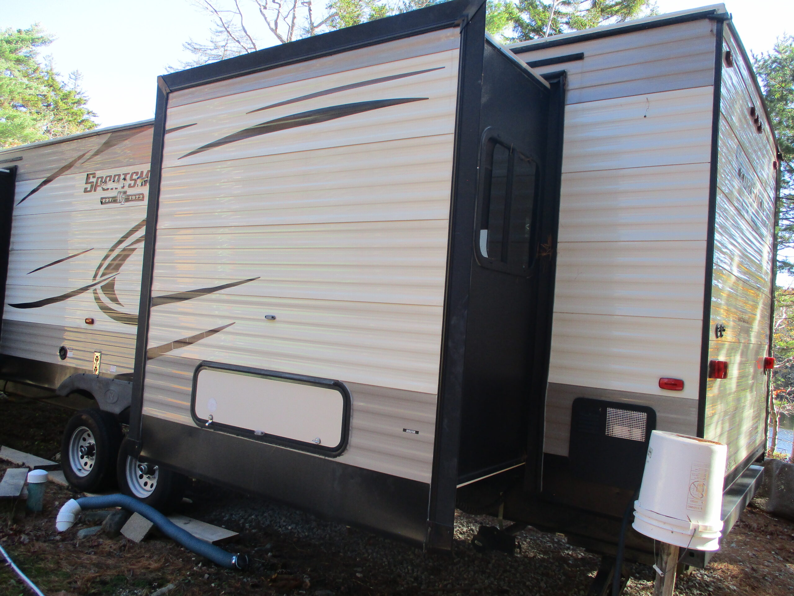 2018 KZ Sportsman 363FL - Image 4