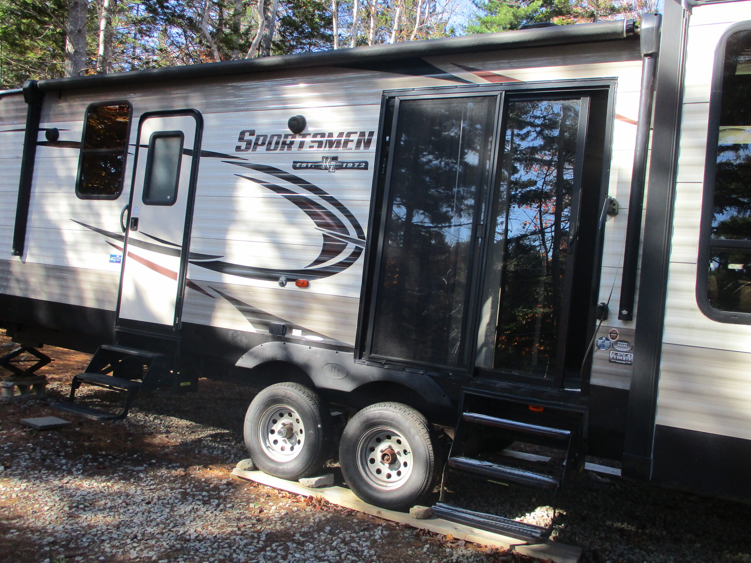 2018 KZ Sportsman 363FL - Image 7